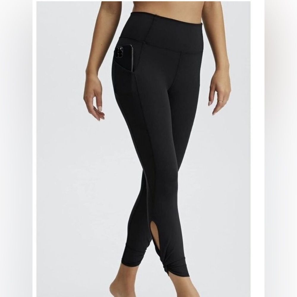 Fabletics Oasis PureLuxe High-Waisted Twist 7/8 Legging - XS